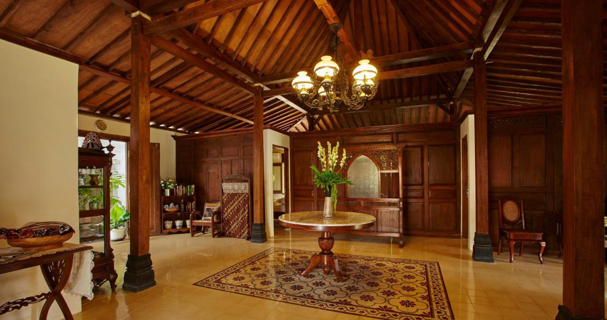 Ndalem Nitihardjan Hotel Magelang Exterior photo