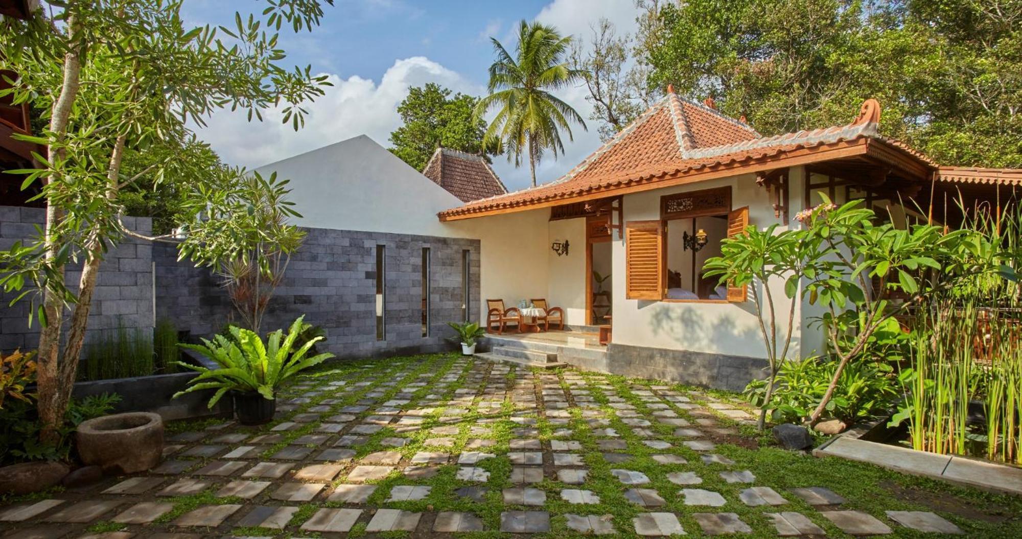 Ndalem Nitihardjan Hotel Magelang Exterior photo